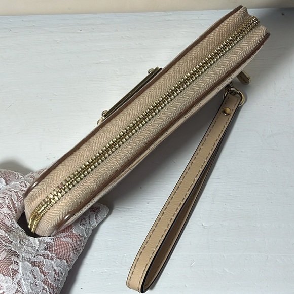 Michael Kors Rose Gold Zip Around Wallet - Price Firm - Picture 8 of 12